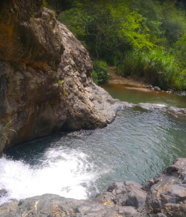 Finca Villa Chalet Del Rio Cali Farm Villa Chalet Cali River المظهر الخارجي الصورة