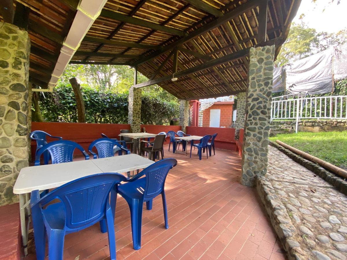 Finca Villa Chalet Del Rio Cali Farm Villa Chalet Cali River المظهر الخارجي الصورة